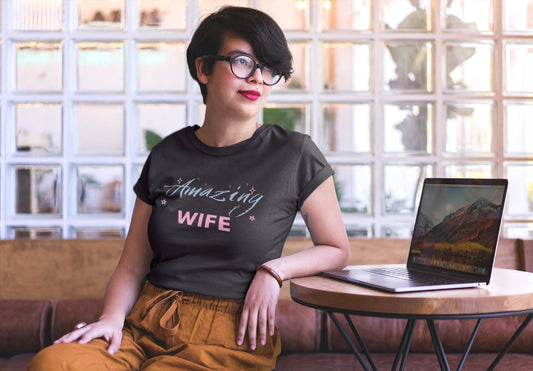 Amazing Wife Women's Favorite Tee
