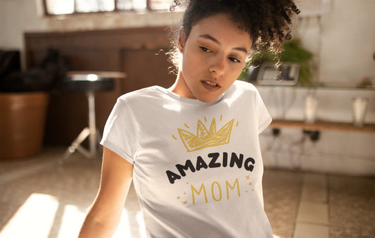 Amazing Crown Mom Women's Favorite Tee