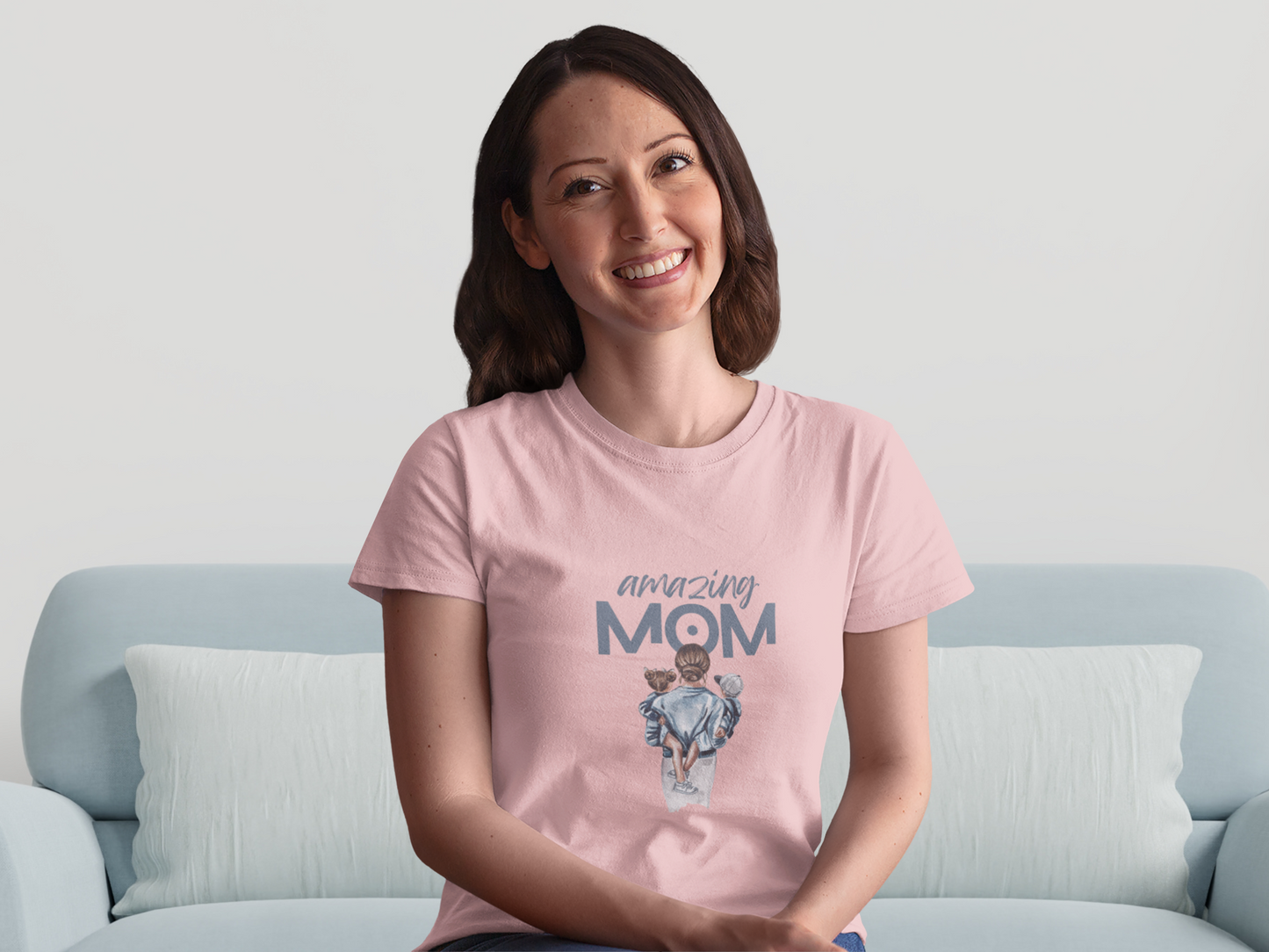 Amazing Mom Women's Favorite Tee