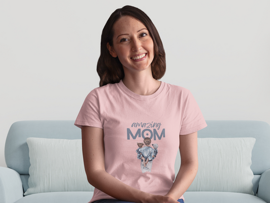 Amazing Mom Women's Favorite Tee